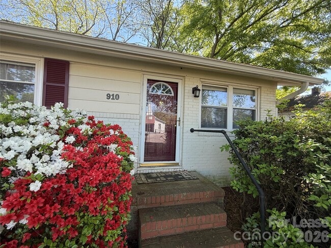 Photo - 910 Edgemont Ave