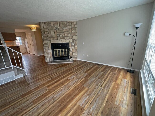 Photo - 3426 Queen Anne Way