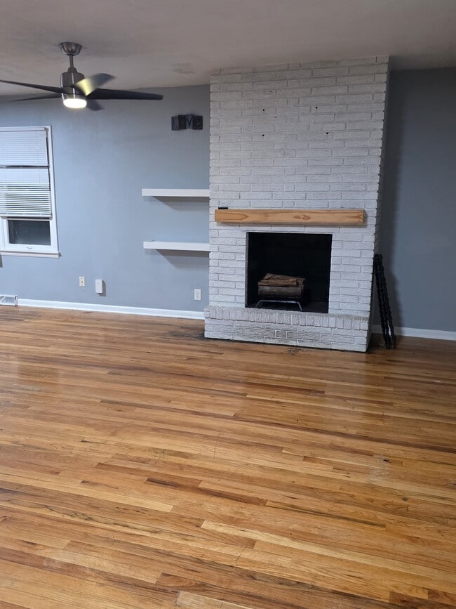 Photo - 2836 Mersington Ave