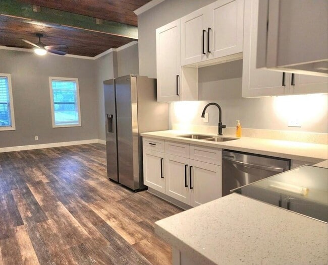 Photo - 2509 Avenue K Apartment Unit 3