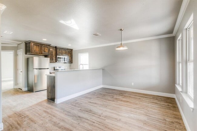 Photo - 2009 Rockview Dr Unit 201