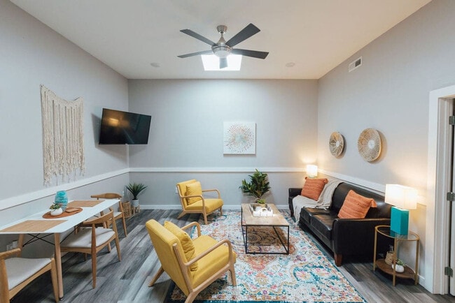 Photo - 117 Spring St Unidad ID1397957P