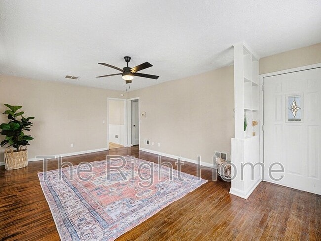 Photo - 3721 N 60th St