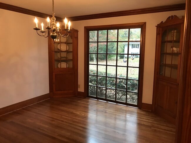 Photo - 2165 Collins Dr NW