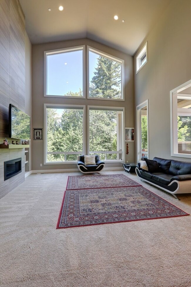 Photo - Stunning 5-Bedroom Sammamish Home with Main-Level Guest Suite