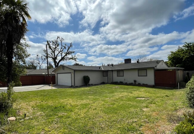 Photo - 8572 Oak Ave