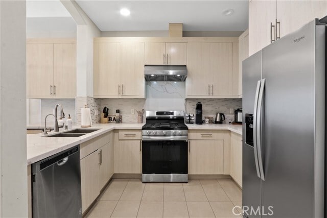Building Photo - 1598 Long Beach Blvd Unit 412