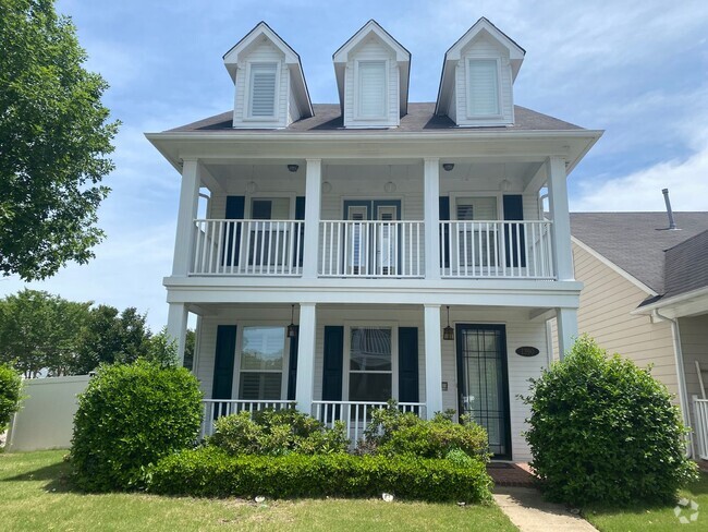 Building Photo - Large 3 bd 2.5 bath with all new paint! Fe... Rental