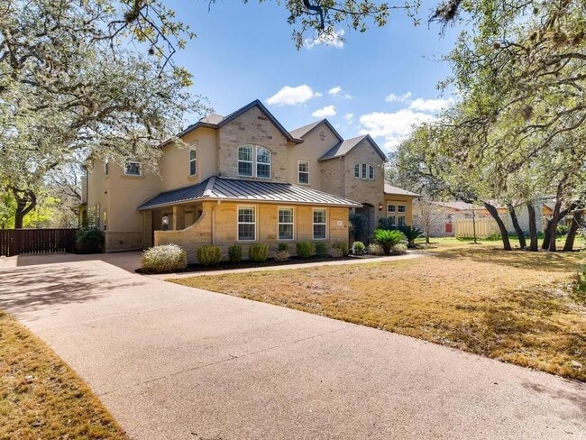 Photo - 215 Reveille Rd