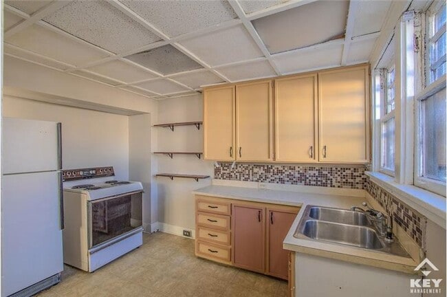 Photo - 1608 W Pine St