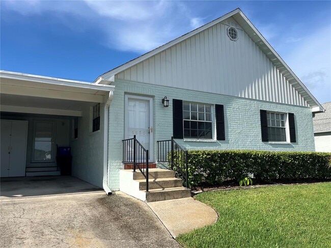 Building Photo - 6650 Hickorywood Ln Unit 6650