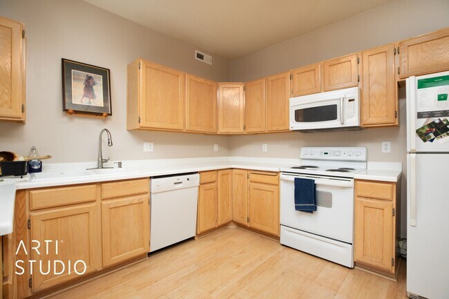 Photo - 331 Belmont Pl Unit Small