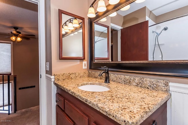 Photo - 31 Elton Ridge Ct NW