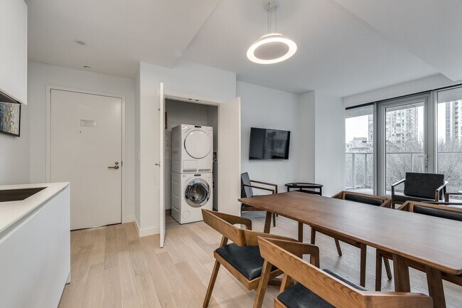 Photo - 1480 Howe St