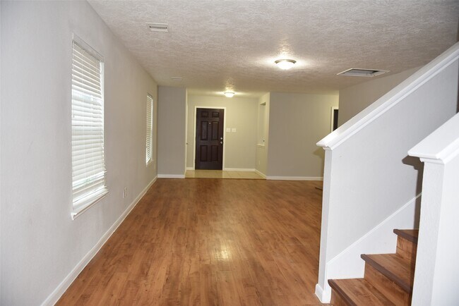 Photo - 18214 Tupper Bend Ln