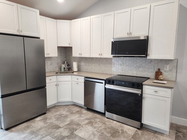 Photo - 423 Snyder Ave