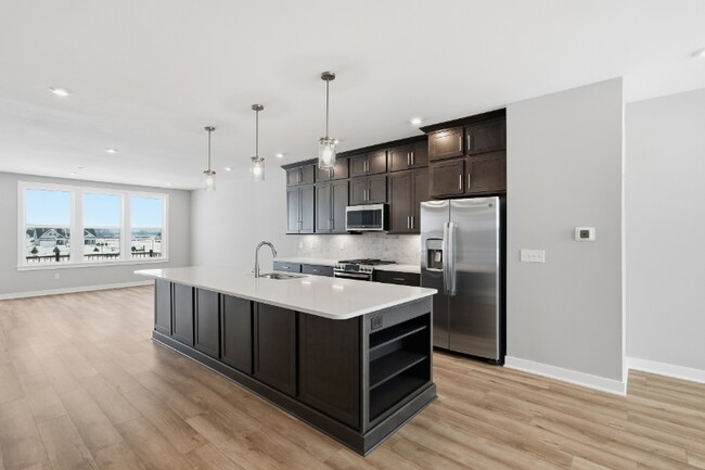 Photo - 404 Elite St