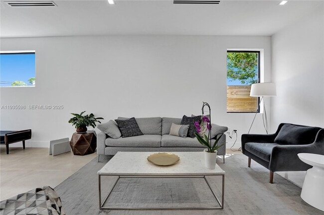 Photo - 3465 SW 3rd Ave