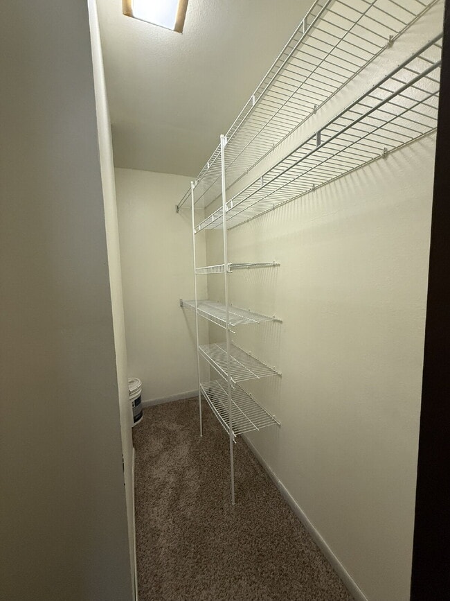 Photo - Charming 1 Bedroom Retreat in Kent- Cozy 520 sq ft Haven! Unidad 28B