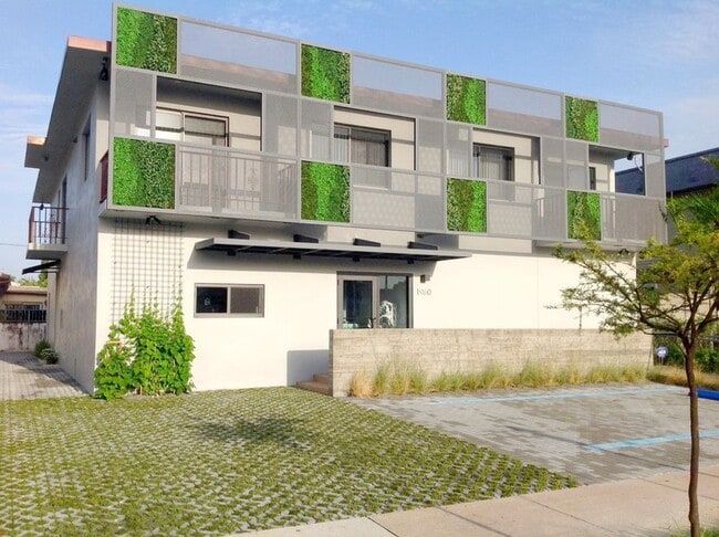 Photo - 1960 SW 27th Ave Unit 3