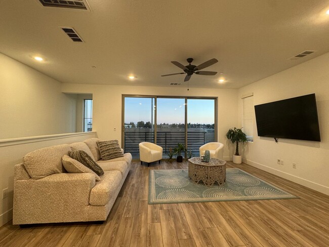 Photo - 546 W Mahogany Ln