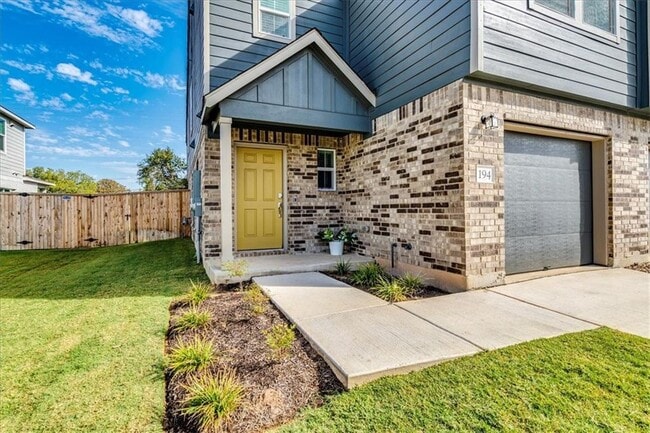 Photo - 194 George Neggan Ln