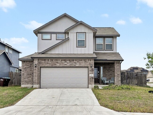 Building Photo - Modern New Braunfels Home with Flexible Upstairs Living Spaces