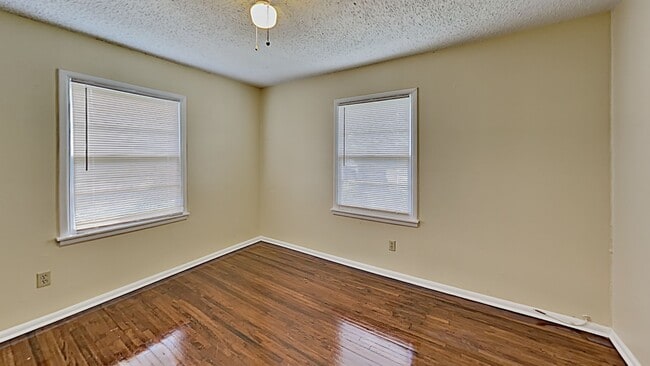 Photo - Charming 3-Bedroom Home with Spacious Living & Outdoor Retreat!