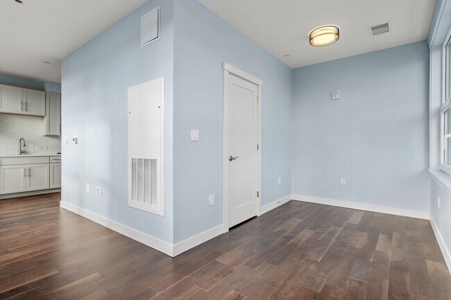 Photo - 136 Babcock St Unit 402