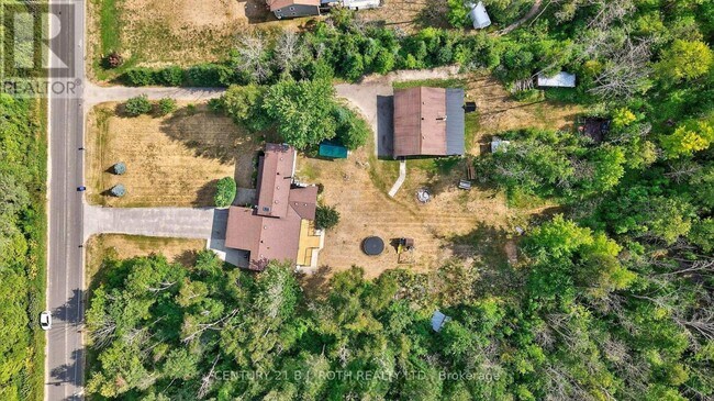 Photo - 7950 8th Line