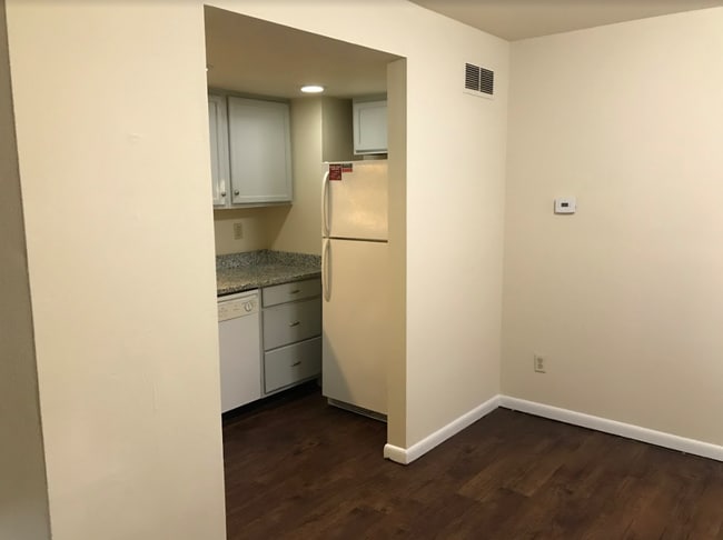 Photo - 2665 Bellevue Ave