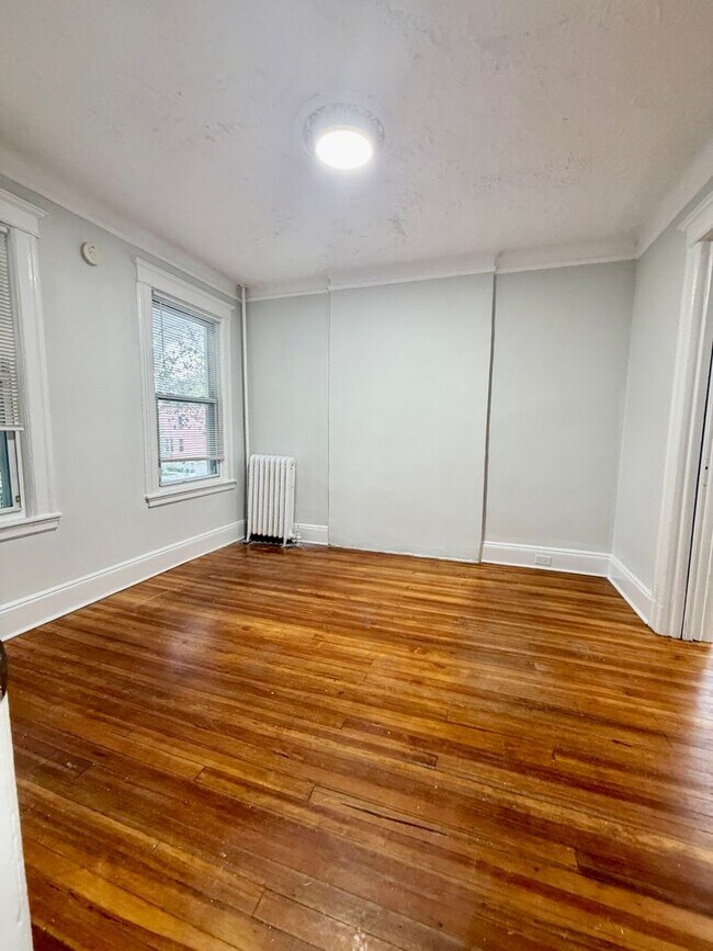 251 S 5th Ave Unit 1