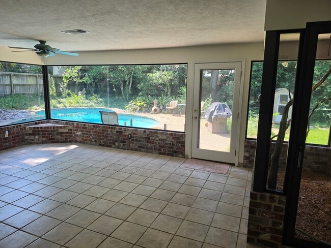 Photo - 307 Lakeside Dr