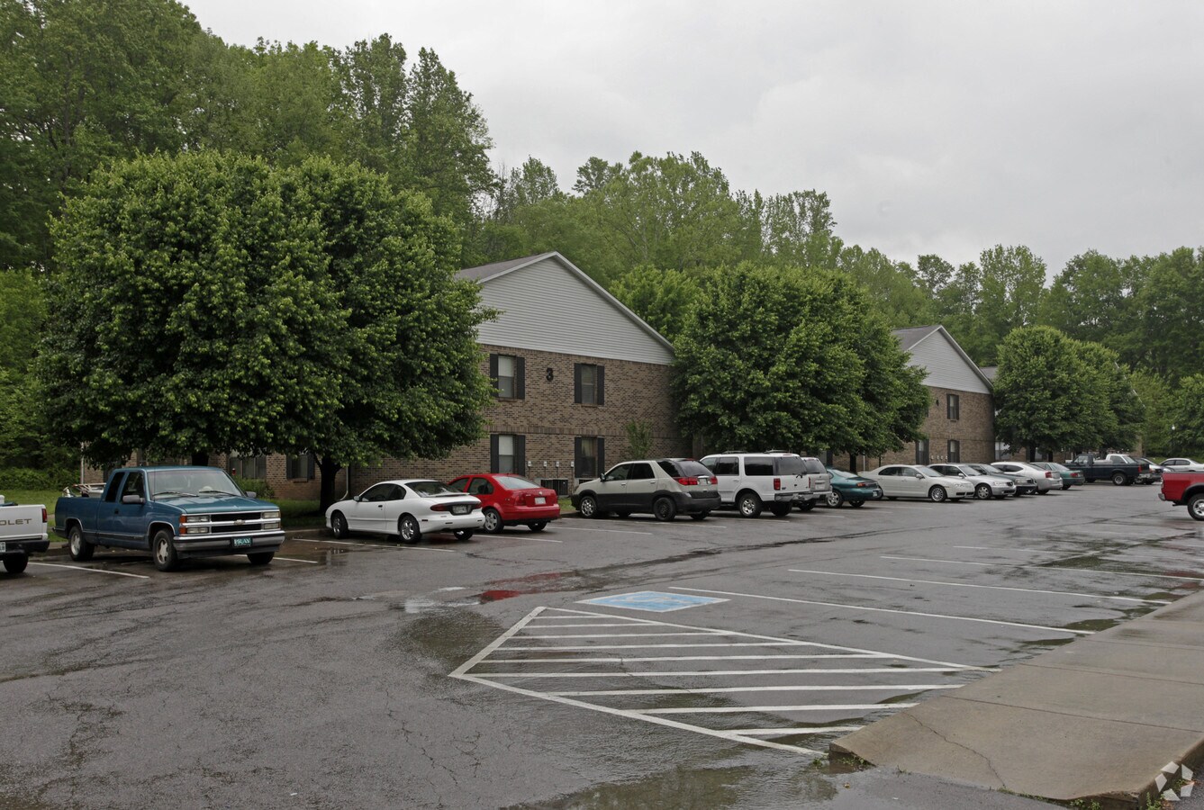 Photo - Pleasant Valley Apartments