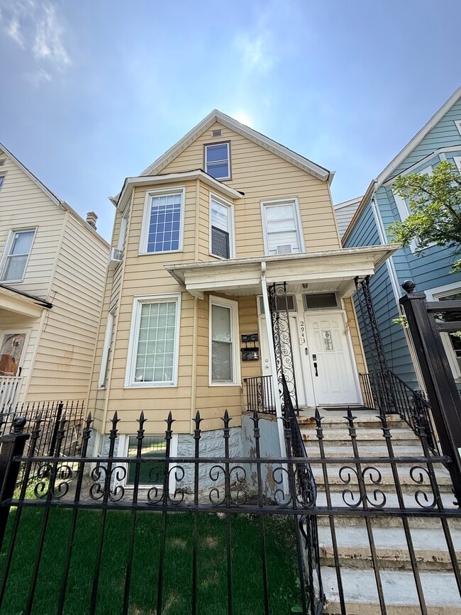 Building Photo - 2943 N Allen Ave Unit 1