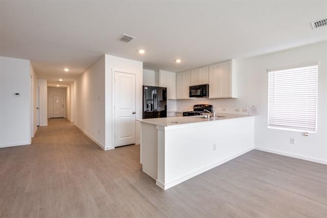 Photo - 2041 Derby Ln