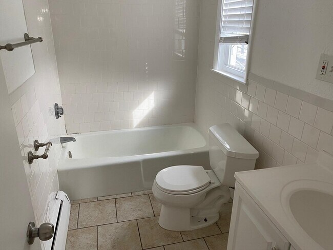 Photo - 522 Saratoga St Unit 3