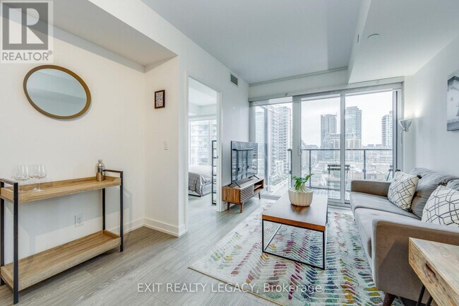 Photo - 19 Western Battery Rd Unité 908