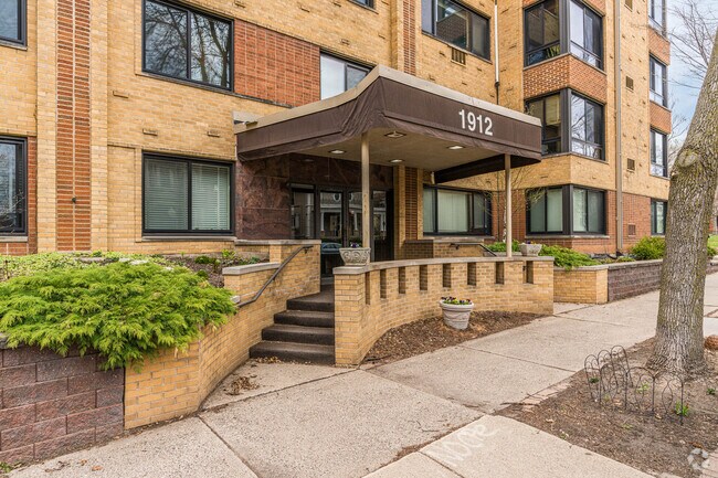 Photo - Dupont Plaza of Lowry Hill