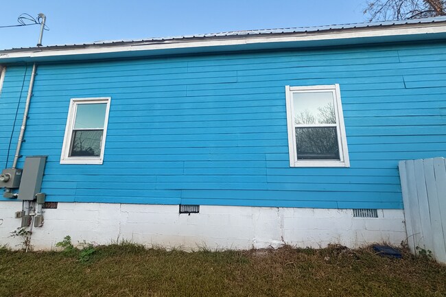 Photo - 346 Pittman St