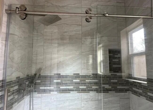 Building Photo - 9134 Brandon St