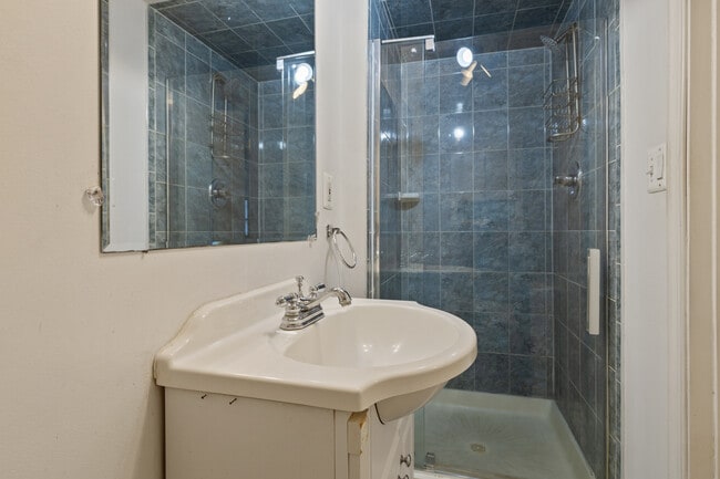 Photo - 1713 D St NE Unit 1 Bed 1 Bath Capitol Hill