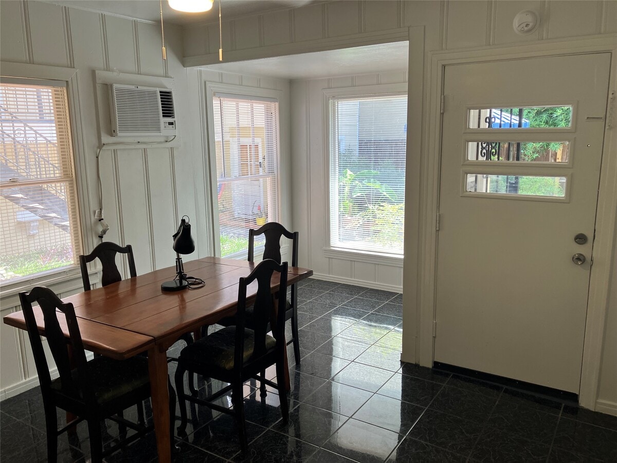 Photo - 307 Stratford St Unidad 8