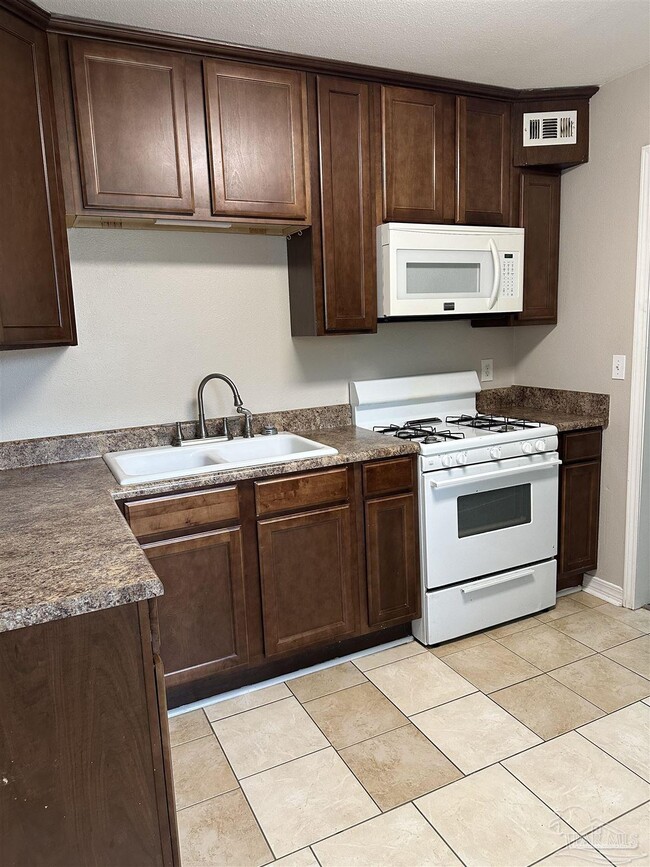 Photo - 425 Well Line Rd