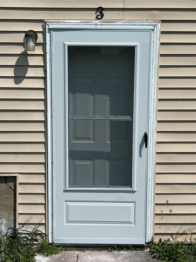 Building Photo - 161 White Sulphur Rd Unit 3 Rental