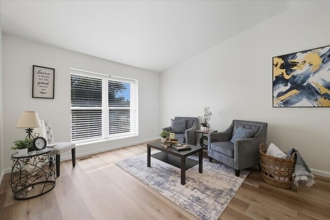 Photo - 2706 N Chestnut St