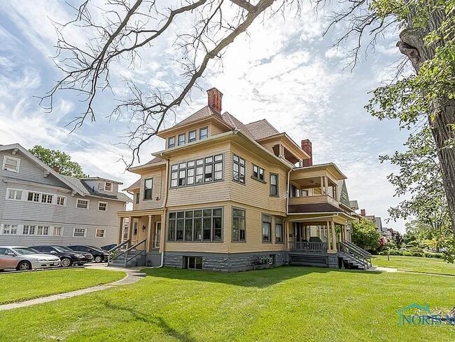 Photo - 2160 Glenwood Ave
