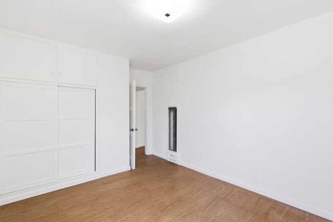 343 S Occidental Blvd
