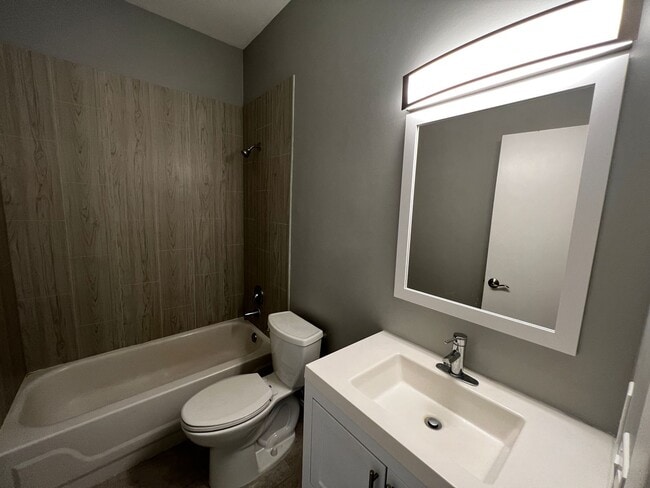 Photo - Renovated 2BR | Granite Kitchen | In-Unit Laundry Unit Apt 26