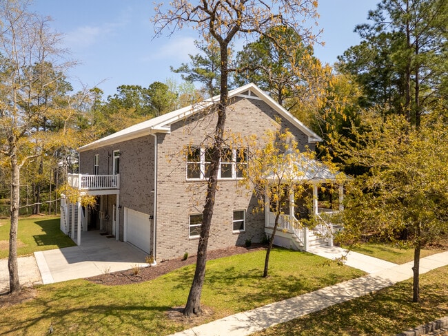 Building Photo - 60 Madison Dr